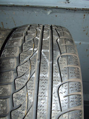 Отличная зимняя резина Kumho 195/65/15зимняя 