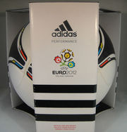 Футбольные мячи Adidas EURO 2012 Tango 12